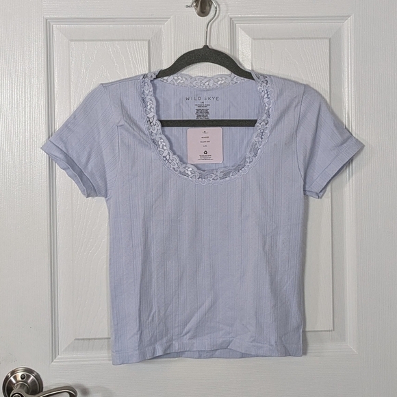 NWT Wild Skye Lace Trim Rib‎ Knit Baby Blue Cropped Short Sleeve Tee Size L/XL - Picture 1 of 7